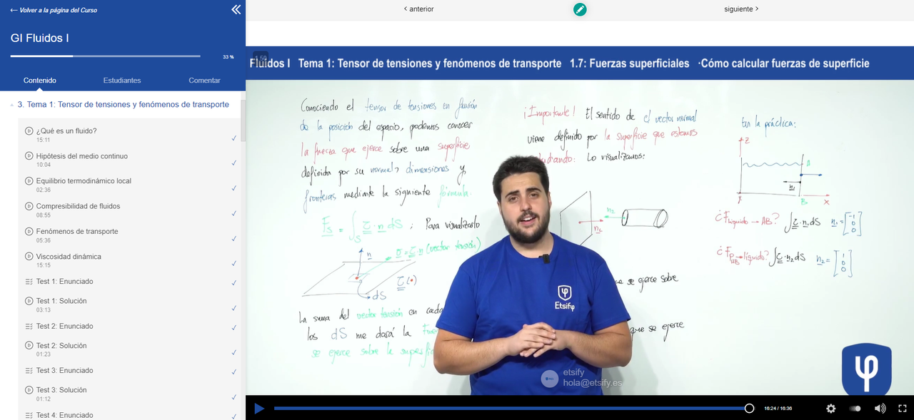 Una clase de Etsify por dentro: el índice del curso a la izquierda y el vídeo del profesor resolviendo en la pizarra